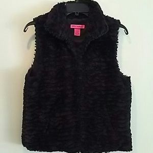 Betsy Johnson faux fur vest